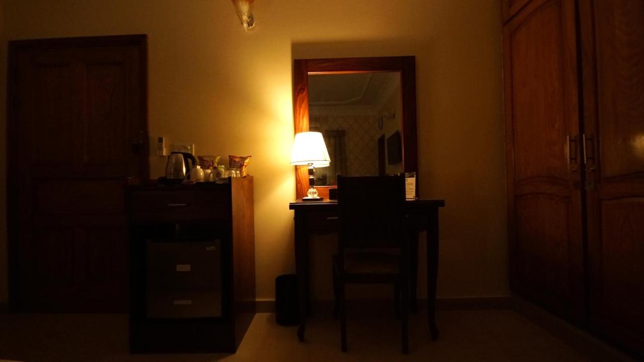 World Inn Hotel Karacsi Kültér fotó