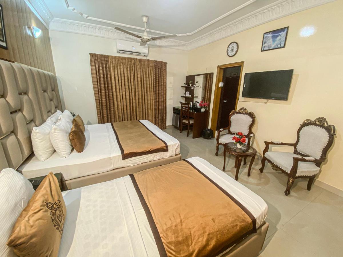 World Inn Hotel Karacsi Kültér fotó