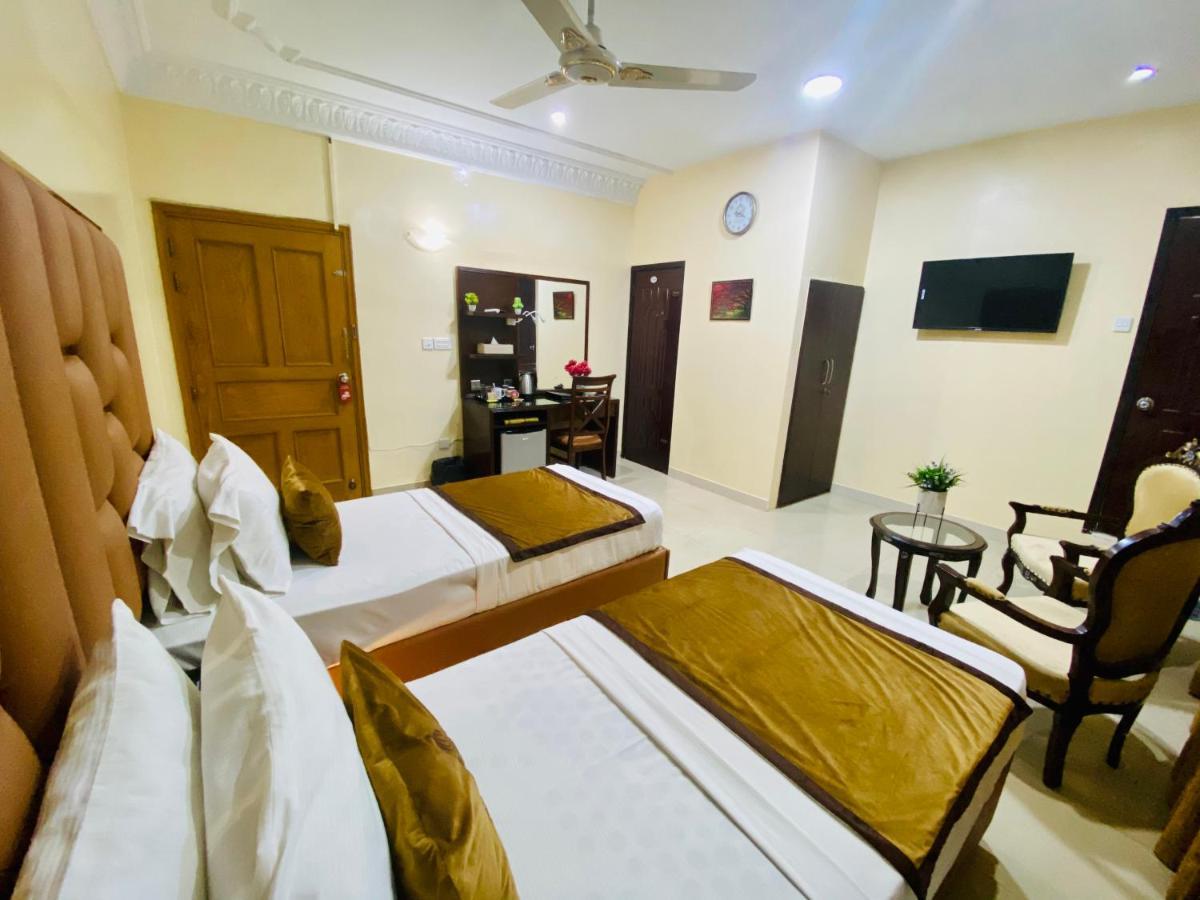 World Inn Hotel Karacsi Kültér fotó